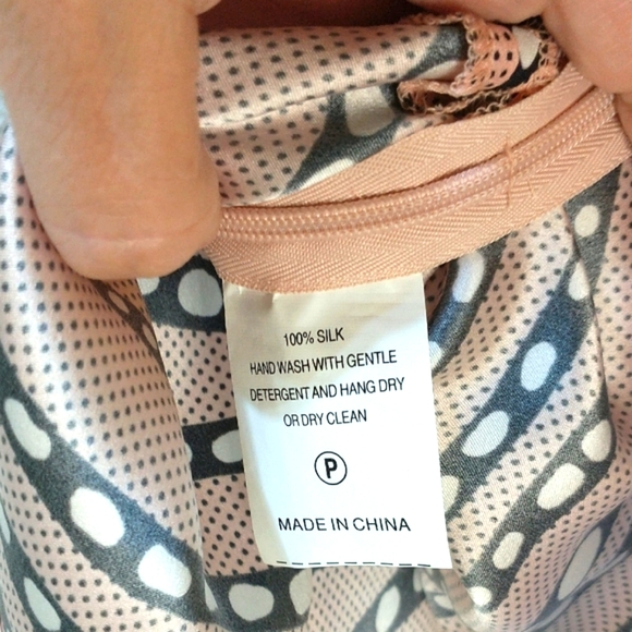 Marie Oliver Black and Pink Peplum Tie Tassel Front Blouse EUC 100% Silk. (G) - Picture 5 of 7